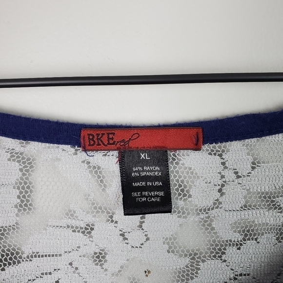 BKE Navy Lace Back Blouse XL - Picture 4 of 6
